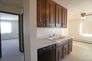 97 W Arlington Ave 1-2 Beds Apartment for Rent Photo Gallery 1